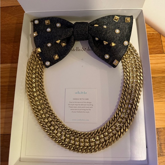 Stella and Dot Bow Collar Necklace - Picture 1 of 2